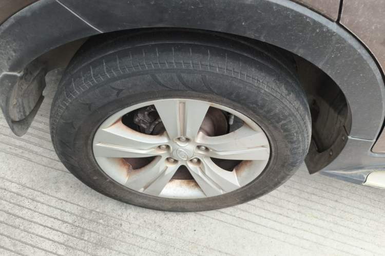 Used Kia Sportage R 2014 2.0L Manual Two-Wheel-Drive GLS Right Front Wheel Hub