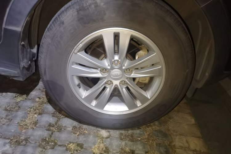 Used Kia Sportage R 2014 2.0L Automatic Two-Wheel Drive GL Right Front Wheel Hub