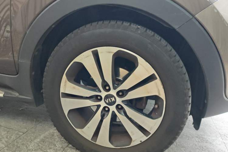 Used Kia Sportage R 2014 2.0L Automatic Two-Wheel Drive GLS Trim Right Front Wheel Hub
