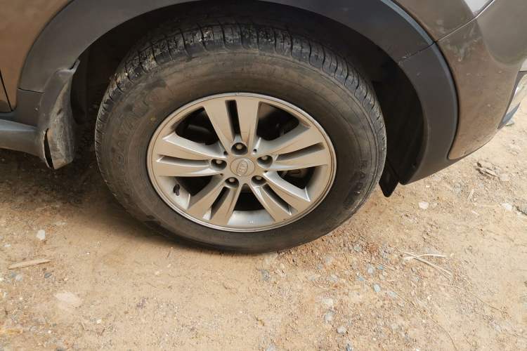Used Kia Sportage R 2014 2.0L Automatic Two-Wheel Drive GL Right Front Wheel Hub