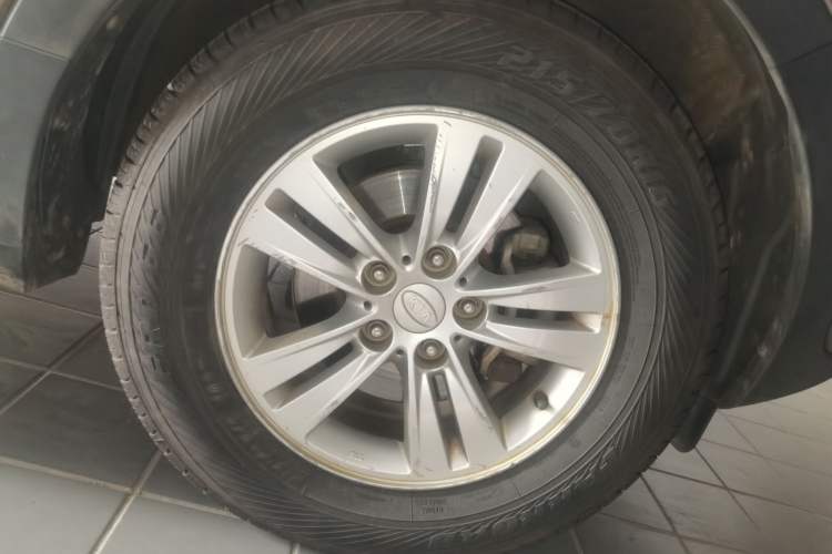 Used Kia Sportage R 2014 2.0L Automatic Two-Wheel Drive GL Right Front Wheel Hub