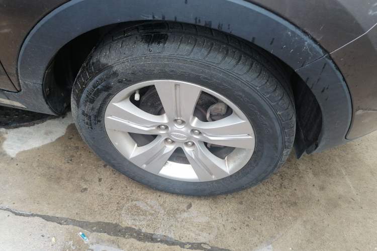 Used Kia Sportage R 2014 2.0L Automatic 4x4 GLS Right Front Wheel Hub