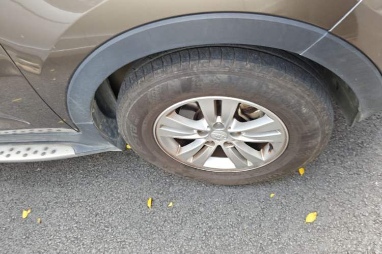 Used Kia Sportage R 2014 2.0L Automatic Two-Wheel Drive GL Right Front Wheel Hub