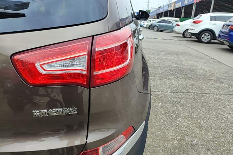Used Kia Sportage R 2014 2.0L Automatic Two-Wheel Drive Premium Special Right Rear Taillight