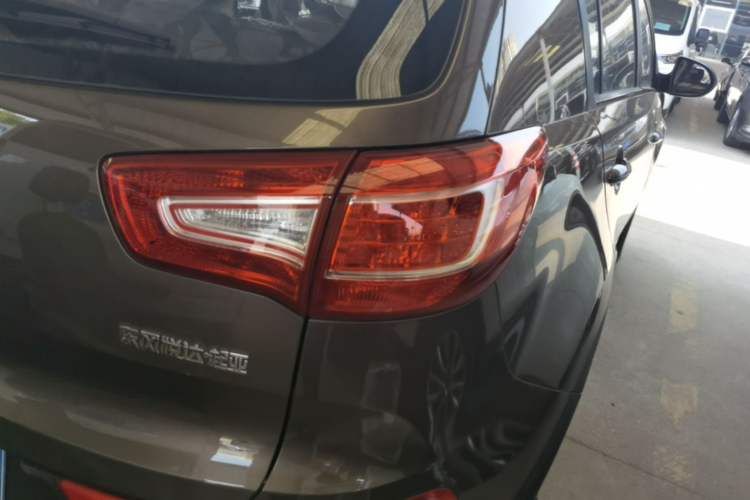 Used Kia Sportage R 2014 2.0L Automatic Two-Wheel Drive GL Right Rear Taillight