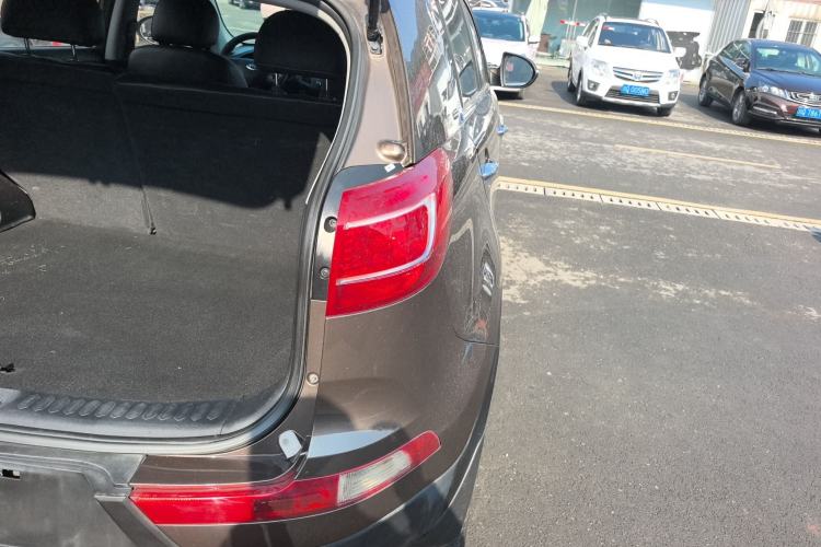 Used Kia Sportage R 2014 2.0L Automatic Two-Wheel Drive GLS Trim Right Rear Taillight