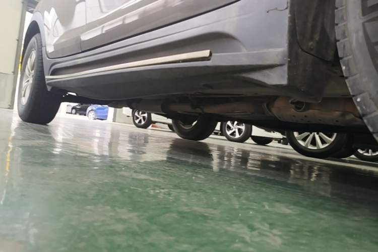 Used Kia Sportage R 2014 2.0L Manual Two-Wheel Drive GL Trim Right Side Sill