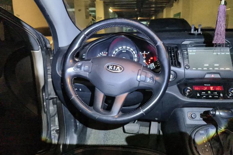 Used Kia Sportage R 2014 2.0L Automatic Two-Wheel Drive DLX Steering Wheel