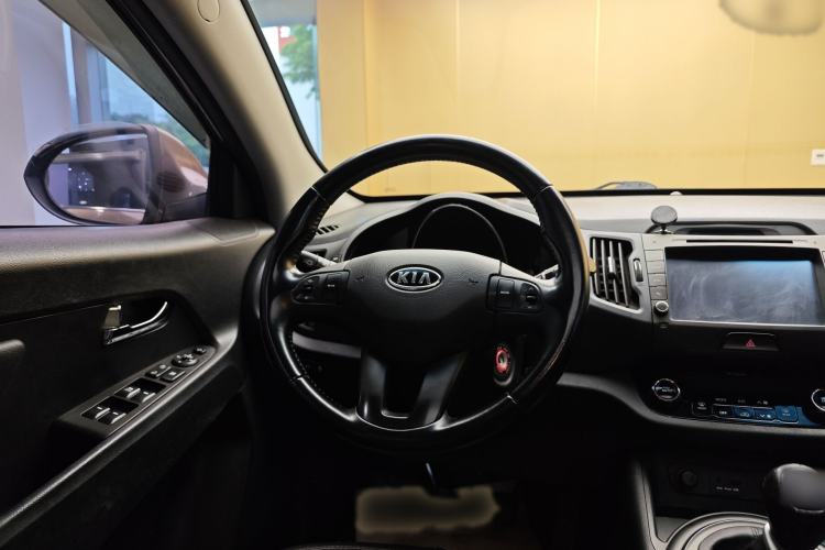Used Kia Sportage R 2014 2.0L Manual Two-Wheel-Drive GLS Steering Wheel