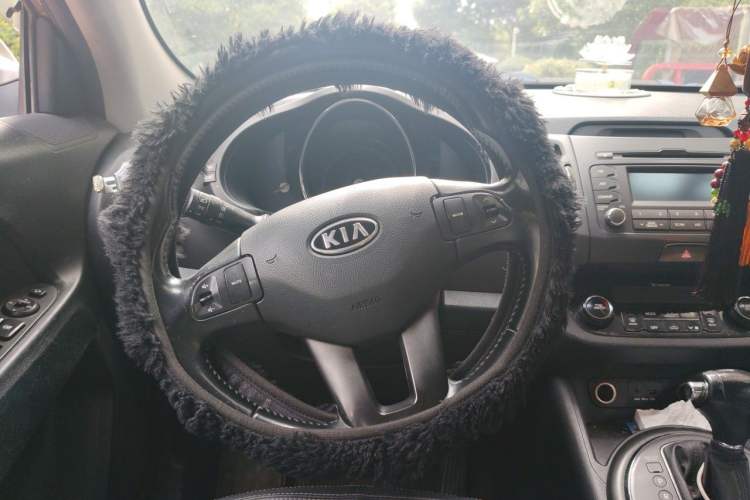 Used Kia Sportage R 2014 2.0L Automatic Two-Wheel Drive DLX Steering Wheel