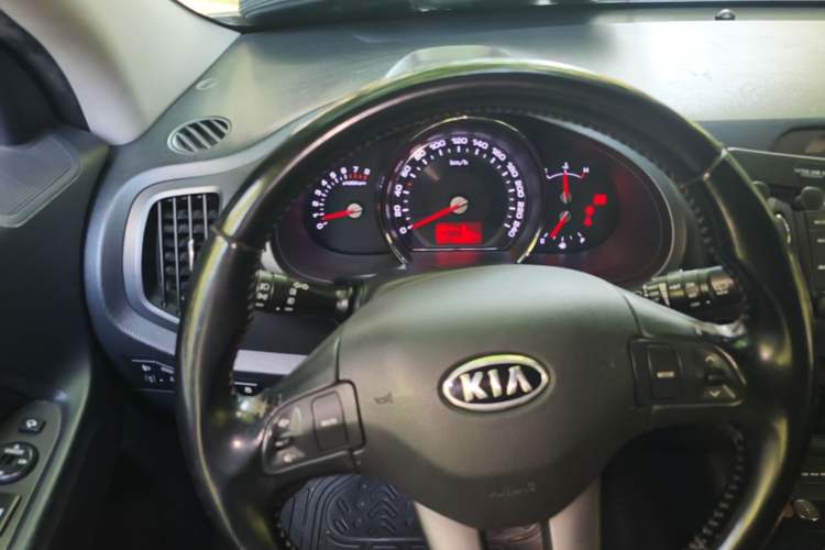 Used Kia Sportage R 2014 2.0L Automatic Two-Wheel Drive Premium Trim Steering Wheel