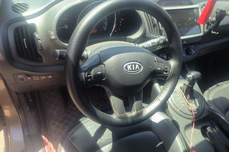 Used Kia Sportage R 2014 2.0L Automatic Two-Wheel Drive DLX Steering Wheel
