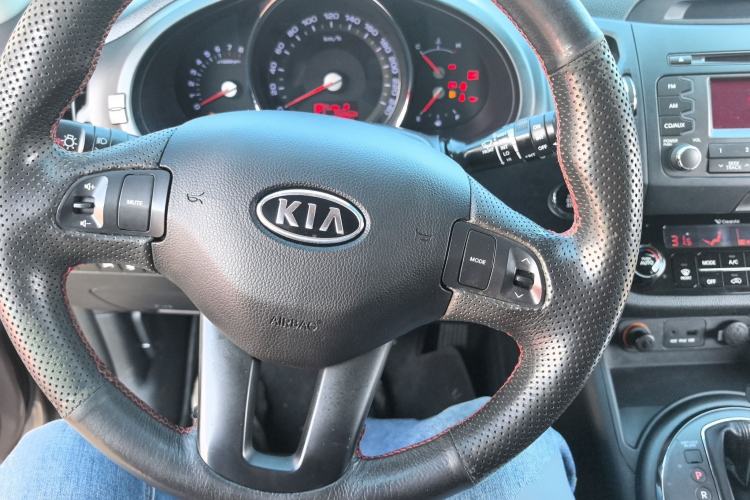 Used Kia Sportage R 2014 2.0L Automatic Two-Wheel Drive GLS Trim Steering Wheel