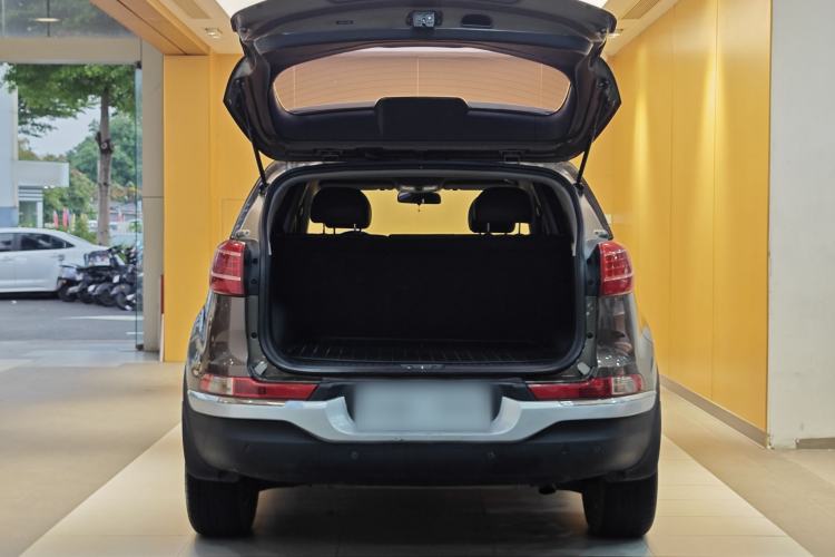 Used Kia Sportage R 2014 2.0L Manual Two-Wheel-Drive GLS Trunk