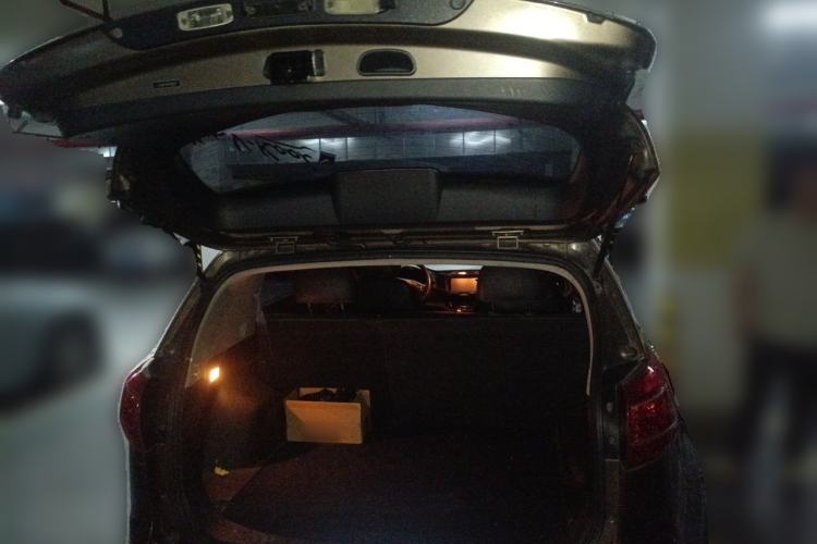 Used Kia Sportage R 2014 2.0L Manual Two-Wheel-Drive GLS Trunk