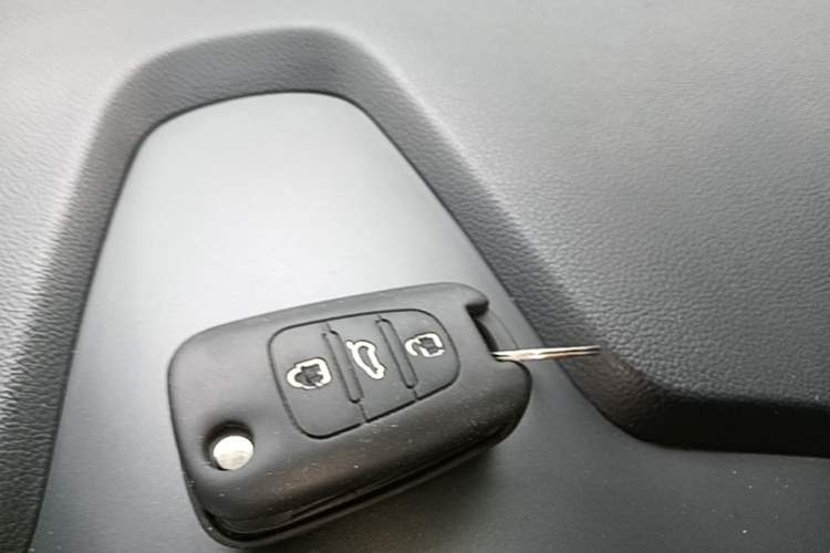 Used Kia Sportage R 2014 2.0L Automatic Two-Wheel Drive GL Vehicle Key