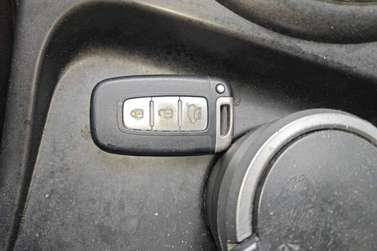 Used Kia Sportage R 2014 2.0L Automatic Two-Wheel Drive DLX Vehicle Key