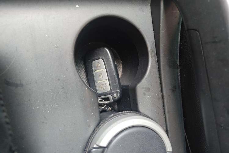 Used Kia Sportage R 2014 2.0L Automatic Two-Wheel Drive DLX Vehicle Key