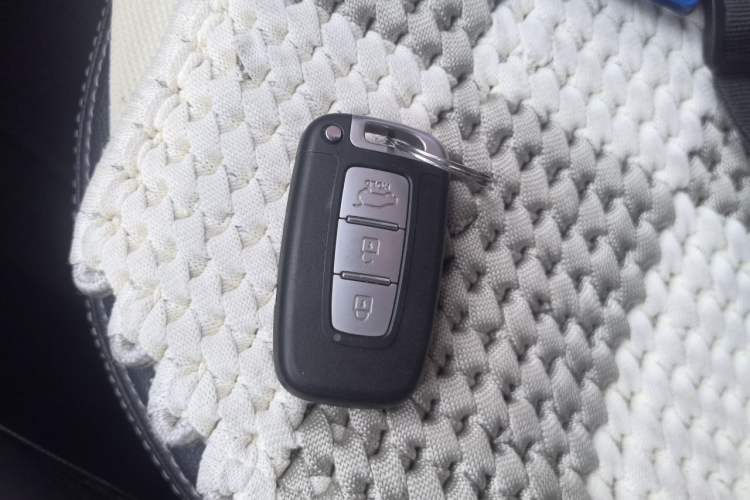 Used Kia Sportage R 2014 2.0L Automatic Two-Wheel Drive GLS Trim Vehicle Key