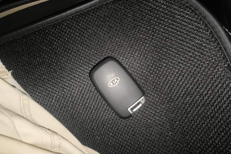 Used Kia Sportage R 2014 2.0L Automatic Two-Wheel Drive DLX Vehicle Key