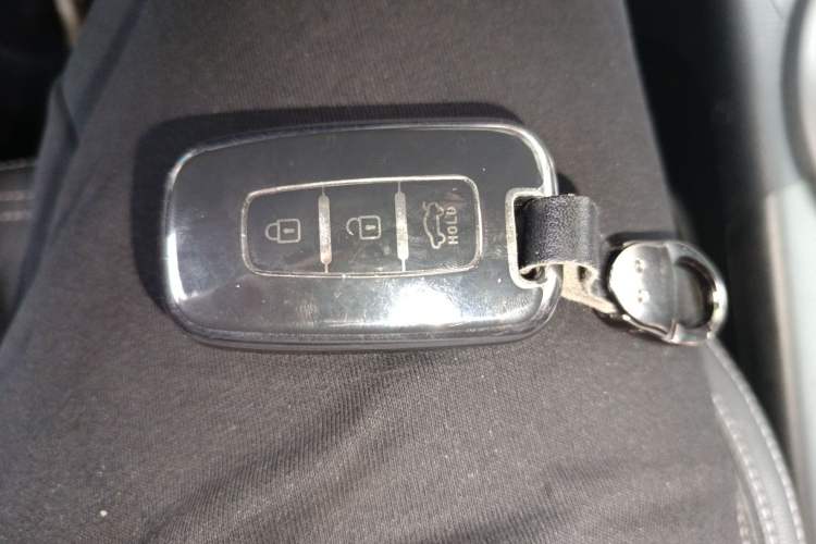 Used Kia Sportage R 2014 2.0L Automatic Two-Wheel Drive GLS Trim Vehicle Key