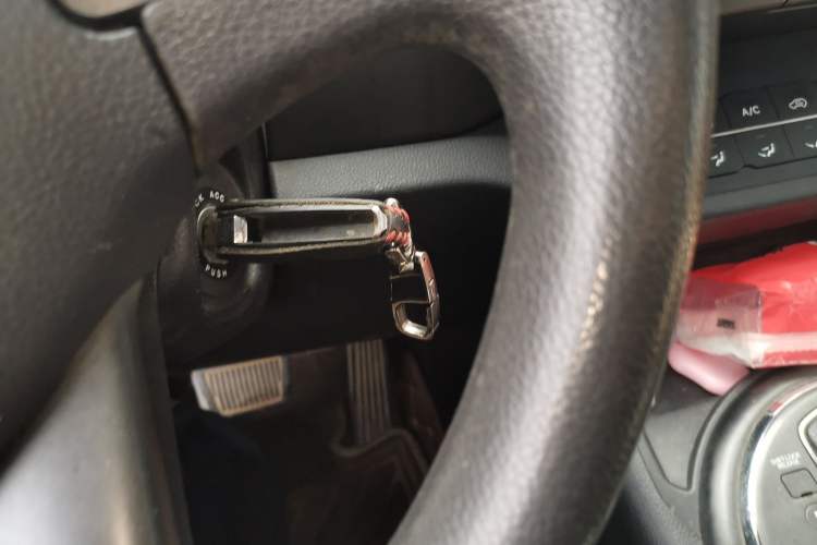 Used Kia Sportage R 2014 2.0L Automatic Two-Wheel Drive GL Vehicle Key