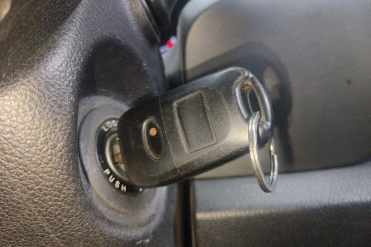 Used Kia Sportage R 2014 2.0L Manual Two-Wheel-Drive GLS Vehicle Key