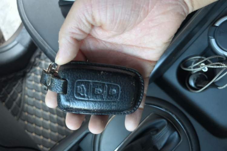 Used Kia Sportage R 2014 2.0L Automatic Two-Wheel Drive GLS Trim Vehicle Key