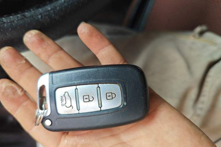 Used Kia Sportage R 2014 2.0L Automatic Two-Wheel Drive DLX Vehicle Key