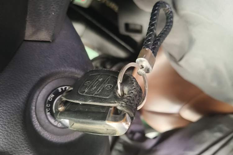 Used Kia Sportage R 2014 2.0L Manual Two-Wheel Drive GL Trim Vehicle Key