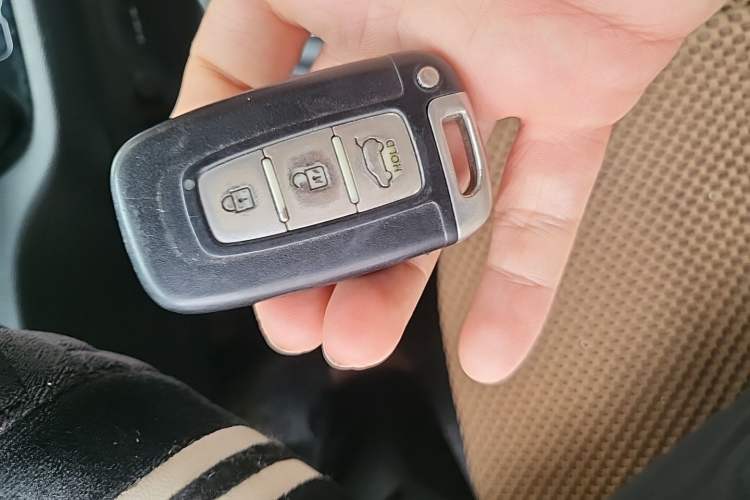 Used Kia Sportage R 2014 2.0L Automatic Two-Wheel Drive GLS Trim Vehicle Key