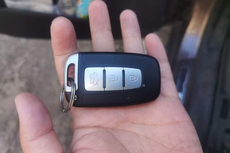 Used Kia Sportage R 2014 2.0L Automatic Two-Wheel Drive GLS Trim Vehicle Key