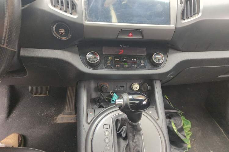 Used Kia Sportage R 2014 2.0L Automatic Two-Wheel Drive Premium Special Audio And AC Panel
