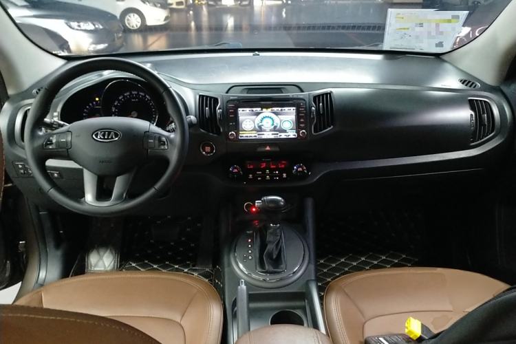 Used Kia Sportage R 2014 2.0L Automatic Two-Wheel Drive GLS Trim Center Console