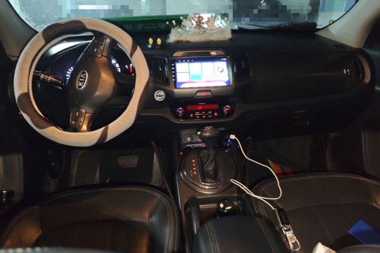Used Kia Sportage R 2014 2.0L Automatic Two-Wheel Drive Premium Special Center Console