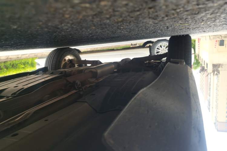 Used Kia Sportage R 2014 2.0L Automatic Two-Wheel Drive GLS Trim Chassis Front Right