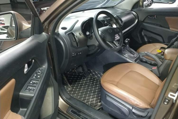 Used Kia Sportage R 2014 2.0L Automatic Two-Wheel Drive GLS Trim Driver Seat