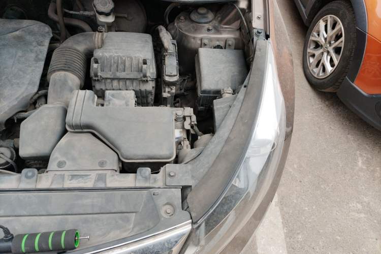 Used Kia Sportage R 2014 2.0L Automatic Two-Wheel Drive GL Engine Bay Left