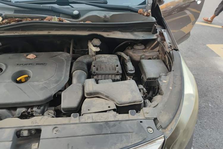 Used Kia Sportage R 2014 2.0L Automatic Two-Wheel Drive DLX Engine Bay Left