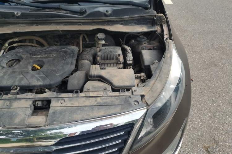 Used Kia Sportage R 2014 2.0L Automatic Two-Wheel Drive GLS Trim Engine Bay Left
