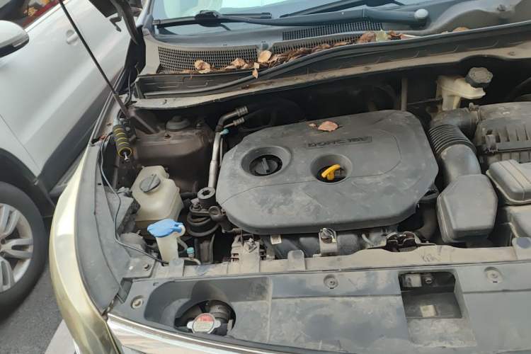 Used Kia Sportage R 2014 2.0L Automatic Two-Wheel Drive DLX Engine Bay Right