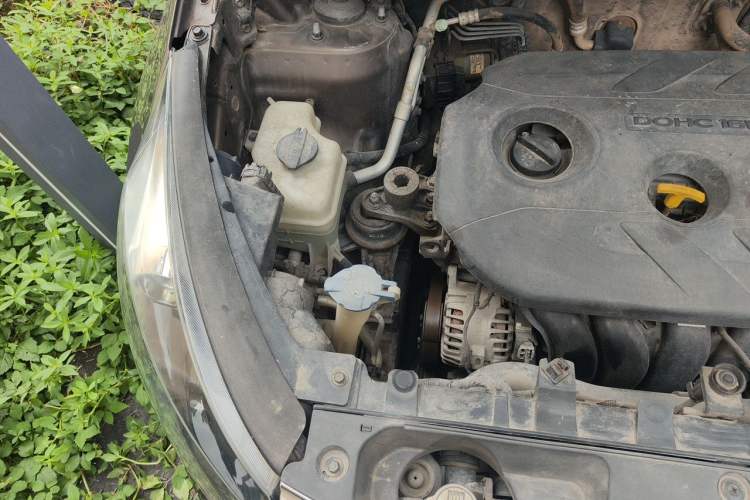 Used Kia Sportage R 2014 2.0L Automatic Two-Wheel Drive Premium Special Engine Bay Right