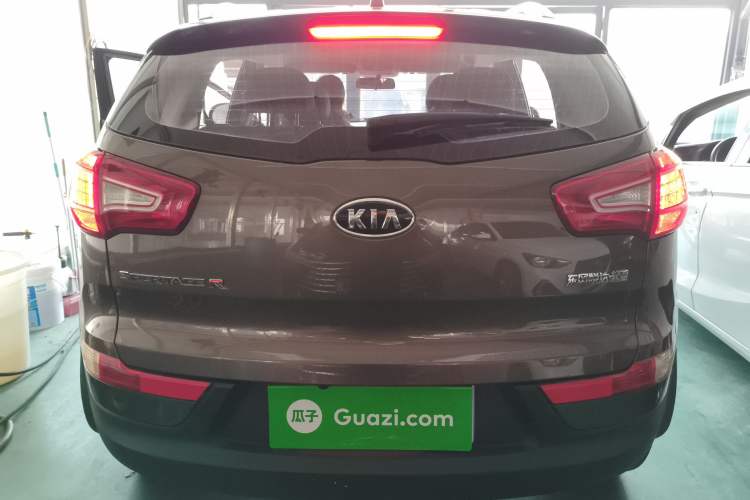 Used Kia Sportage R 2014 2.0L Manual Two-Wheel Drive GL Trim Exterior 4