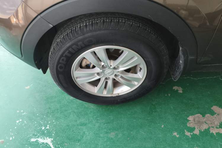 Used Kia Sportage R 2014 2.0L Manual Two-Wheel Drive GL Trim Exterior 7