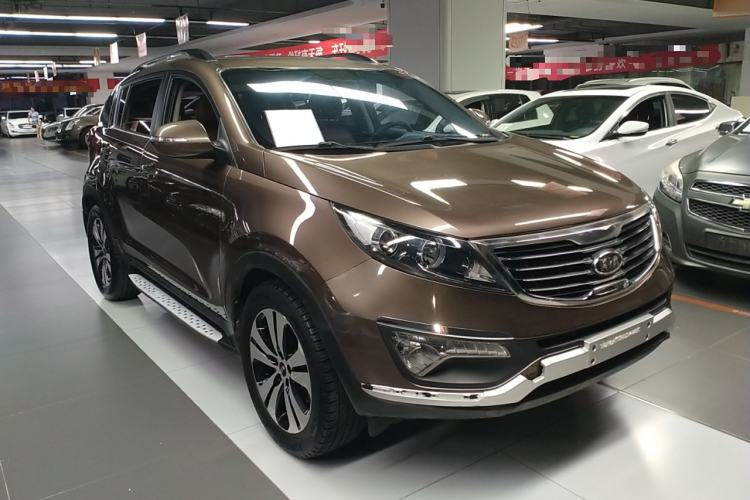 Used Kia Sportage R 2014 2.0L Automatic Two-Wheel Drive GLS Trim Front Right 45 Deg