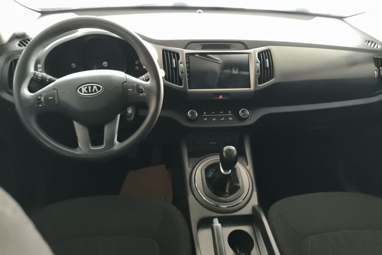 Used Kia Sportage R 2014 2.0L Manual Two-Wheel Drive GL Trim Interior 2