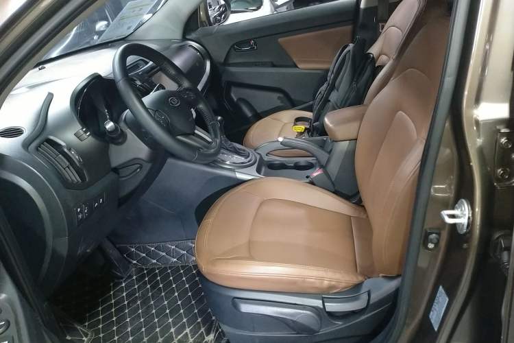 Used Kia Sportage R 2014 2.0L Automatic Two-Wheel Drive GLS Trim Left Front Seat