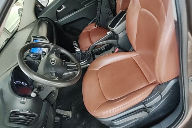 Used Kia Sportage R 2014 2.0L Manual Two-Wheel Drive GL Trim Left Front Seat
