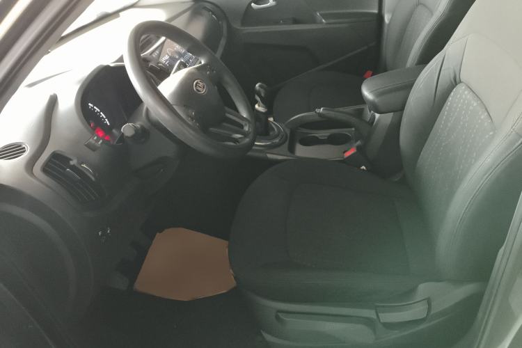 Used Kia Sportage R 2014 2.0L Manual Two-Wheel Drive GL Trim Left Front Seat