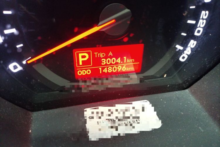 Used Kia Sportage R 2014 2.0L Automatic Two-Wheel Drive GL Odometer Close Up